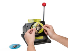 Laden Sie das Bild in den Galerie-Viewer, Fotostanze Detailansicht als Beispiel sieht man ein ausgestanztes rundes Foto