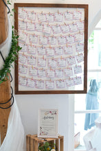 Laden Sie das Bild in den Galerie-Viewer, Spielkarten Fotobox Rosa florares Design mit Bilderrahmen als Beispiel der Gestaltung