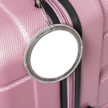 Laden Sie das Bild in den Galerie-Viewer, nelopii groß als Beispielbild an einem Koffer. kann individuell mit text oder einem Bild personalisiert werden