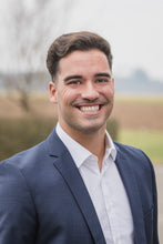 Laden Sie das Bild in den Galerie-Viewer, Bewerbungsshooting BB Fotostudio Allmersbach im Tal
