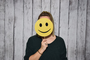 Beispiel Hintergrund Fotobox in grauer Holz Optik